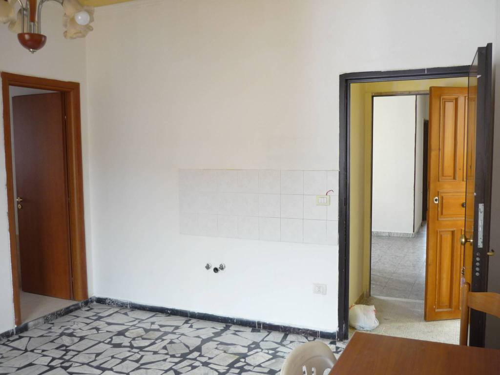 Appartamento a Crotone in Via Vittorio Veneto - Foto 5