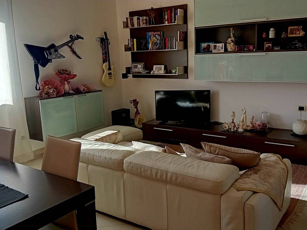 Appartamento a Cantù in Via Guido Brighi - Foto 3