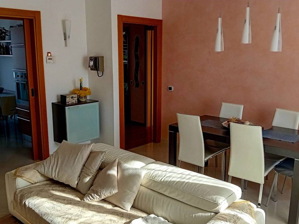 Appartamento a Cantù in Via Guido Brighi - Foto 5
