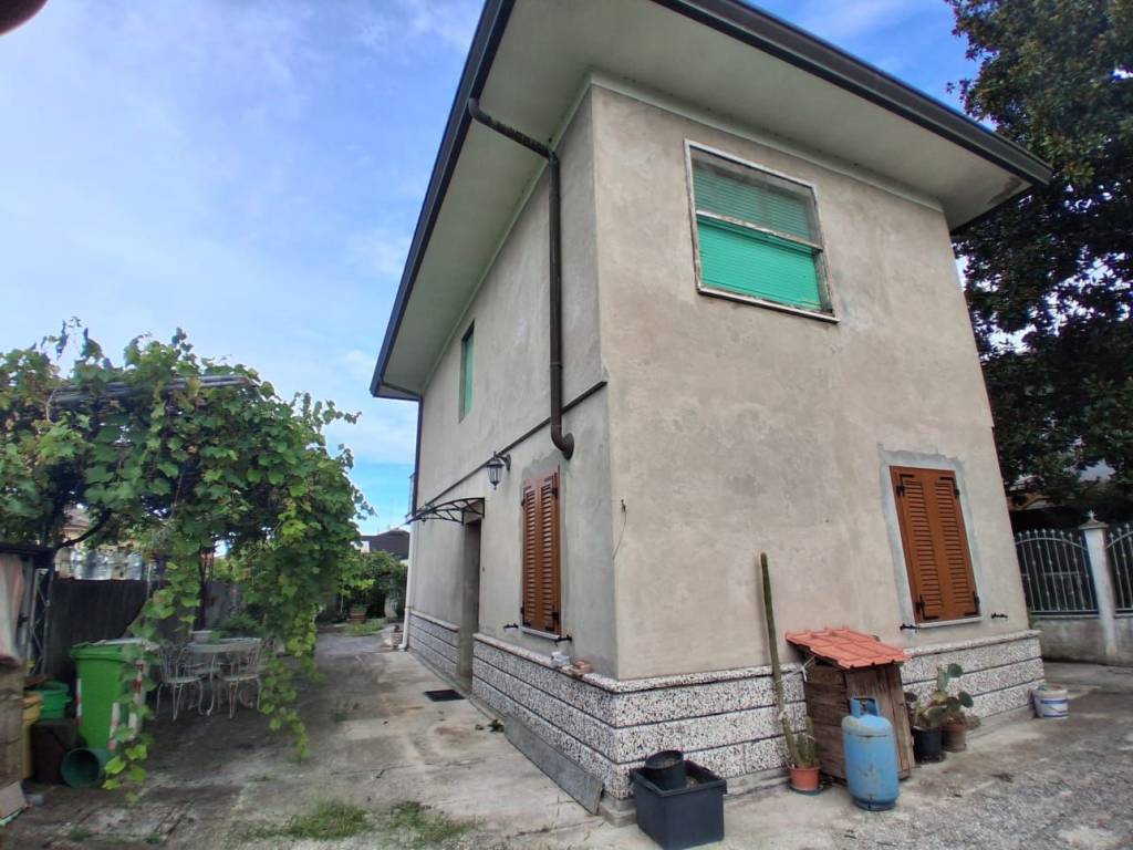 Villa a Porto viro in Via Monti d'Oro - Foto 4
