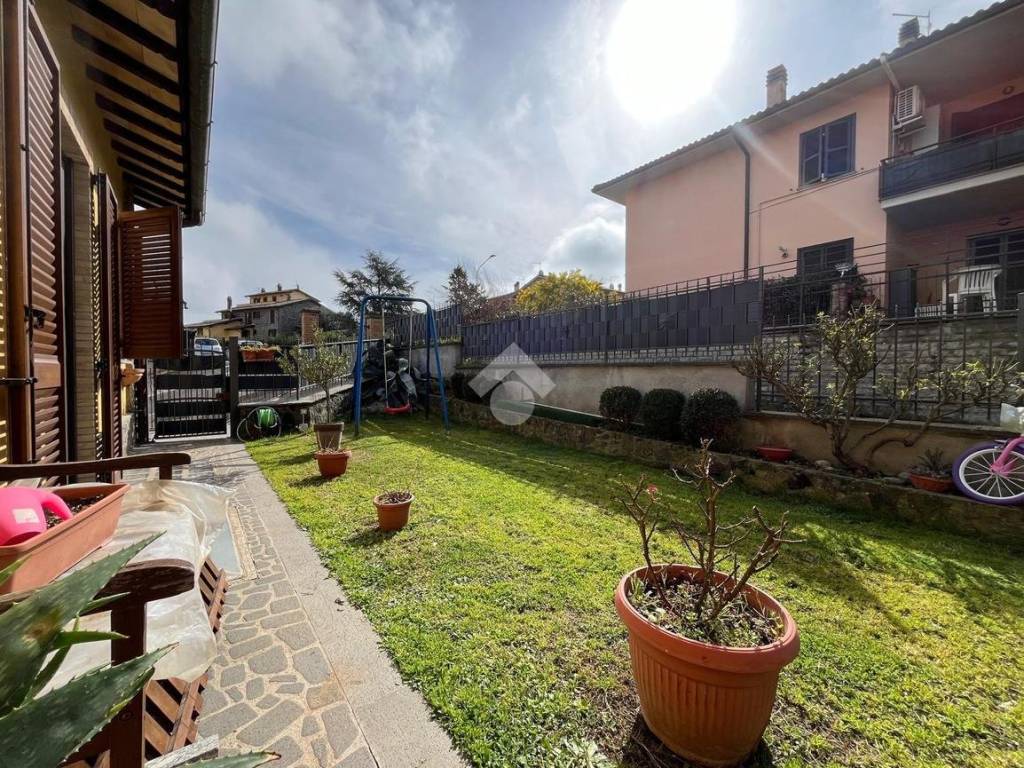 Villa a Porano in Via Alessandro Manzoni, 19 - Foto 5