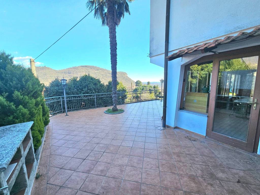 Villa a Laveno-mombello in Via Ronchetto, 10 - Foto 4