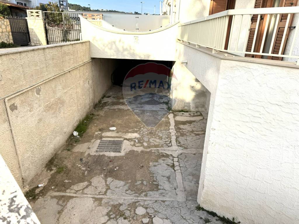 Box / garage a Vieste in Via Einaudi, 4 - Foto 2