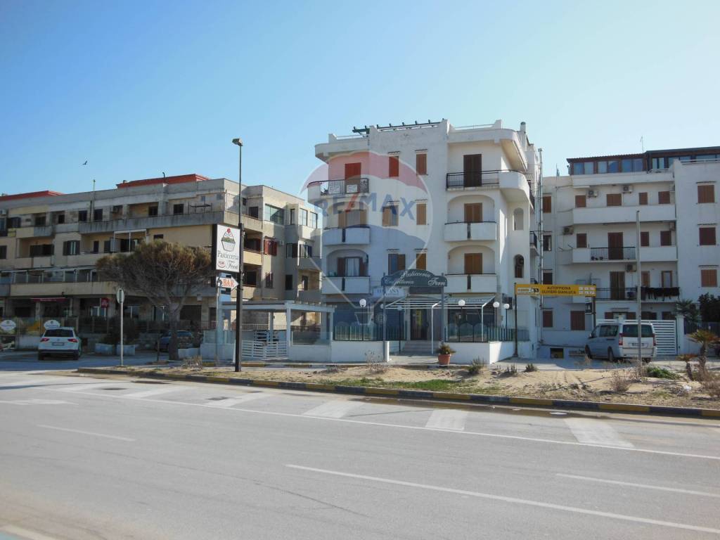 Box / garage a Vieste in Via Einaudi, 4 - Foto 4