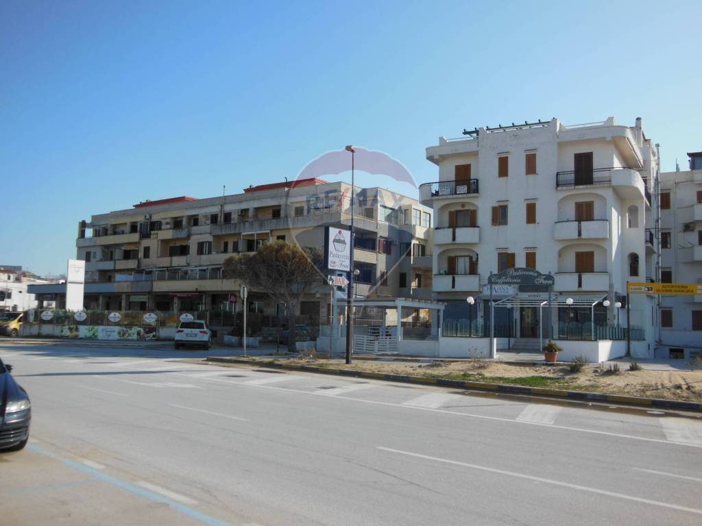 Box / garage a Vieste in Via Einaudi, 4 - Foto 5