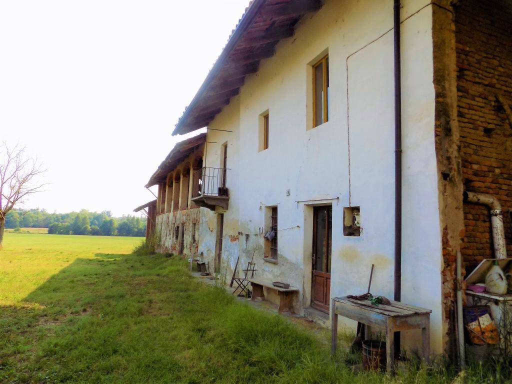 Casa indipendente a Ceresole alba in Piazza Vittorio Emanuele - Foto 3