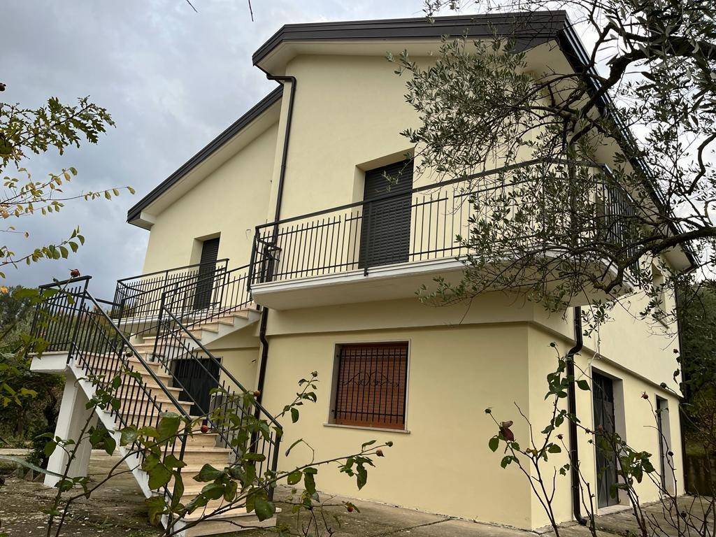 Casa indipendente a Montemarano in C/da Trespatino - Foto 4