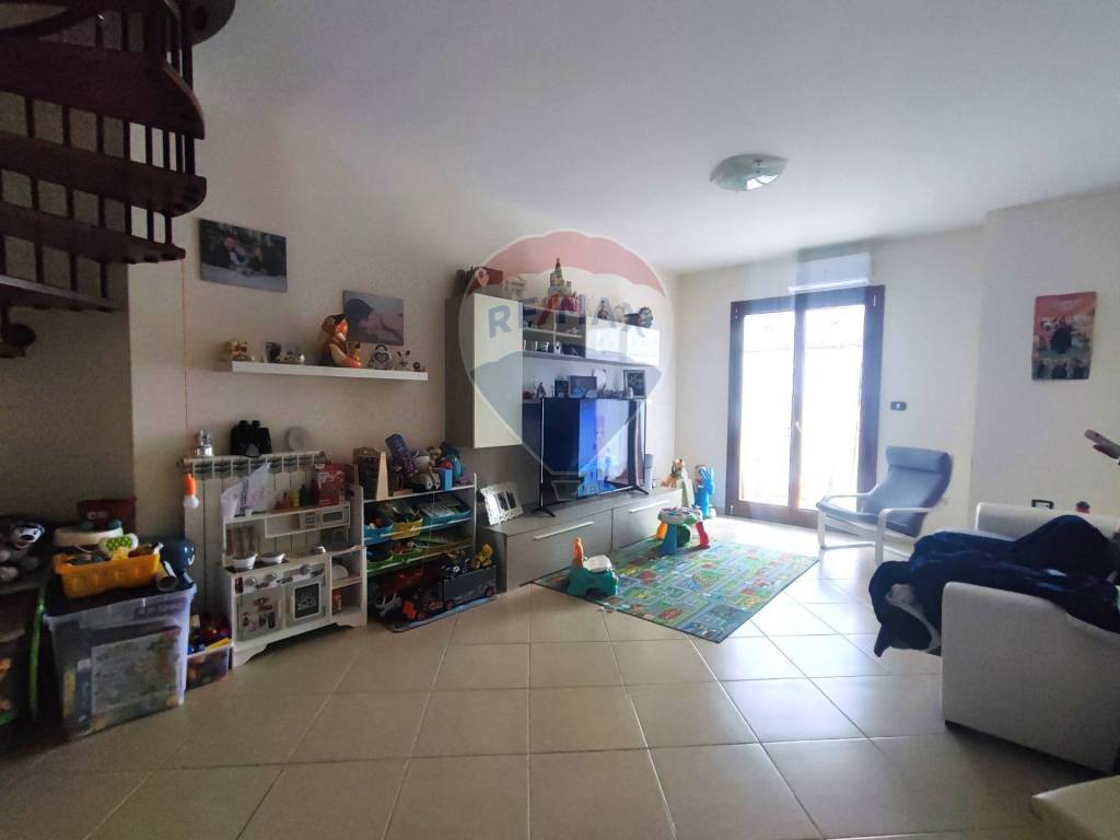 Appartamento a Sparanise in Via Guglielmo Stendardo, 3 - Foto 4