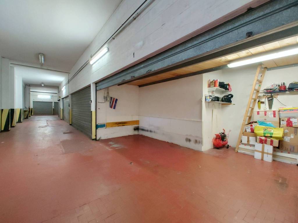 Box / garage a Genova in Via Bartolomeo Carrea - Foto 2