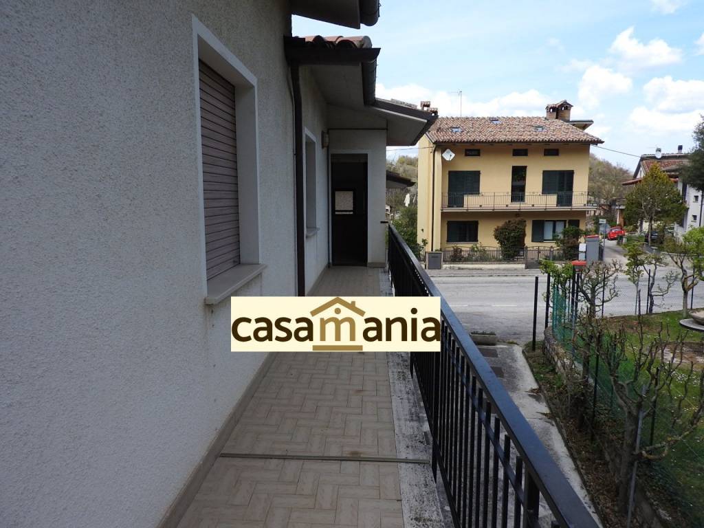 Villa a Frontone in Via Roma, 117 - Foto 2