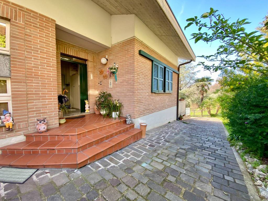 Villa a Recanati in Via Marcello Simonacci, 6 - Foto 2