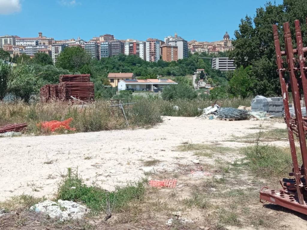 Terreno a Chieti in Via Santa Barbara - Foto 5