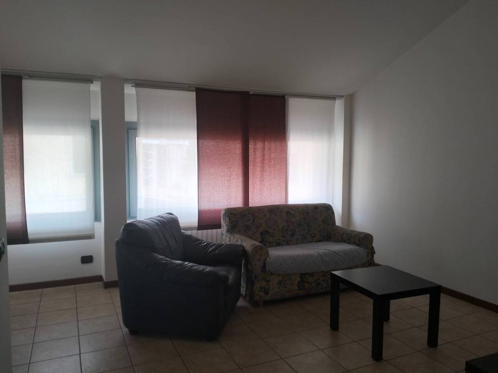 Appartamento a Erba in Via Luigi Majnoni - Foto 5