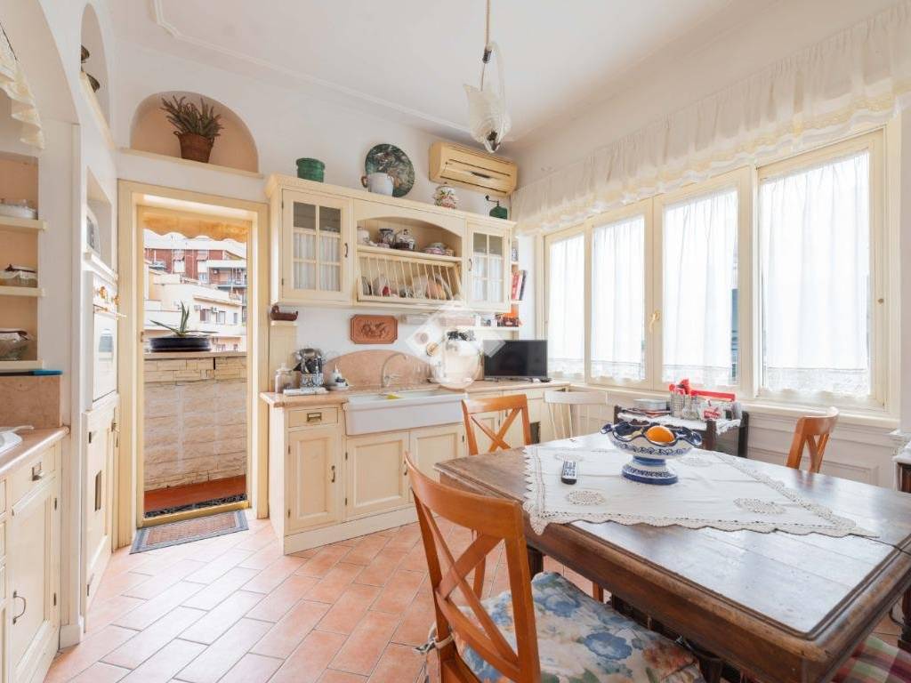 Appartamento a Roma in Via festo avieno, 73 - Foto 4