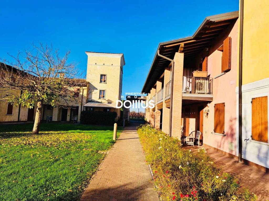 Casa indipendente a Pozzolengo in Via Sirmione - Foto 1