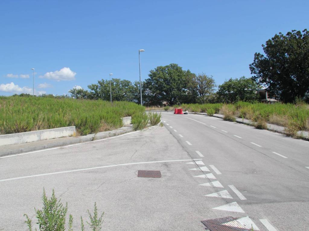 Terreno a Spoleto in Via dei Carrozzieri - Foto 2