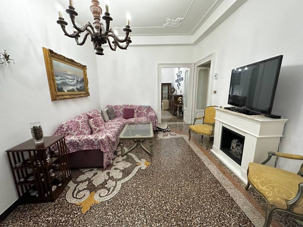 Appartamento a Genova in Corso Carbonara, 5 - Foto 3