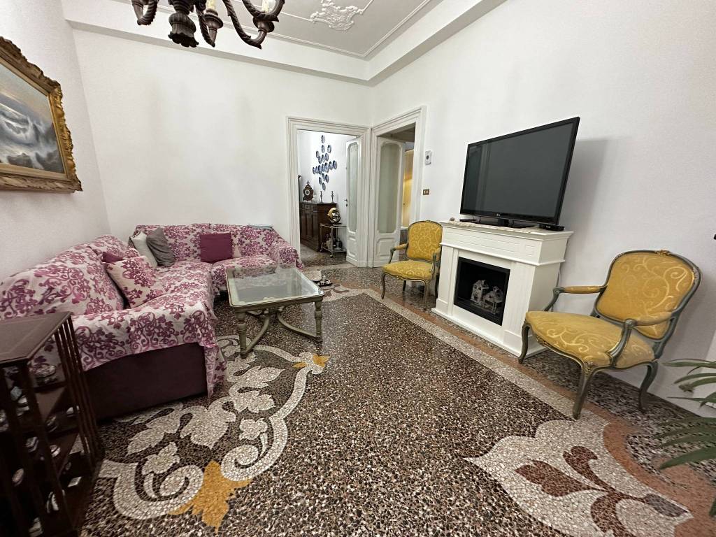 Appartamento a Genova in Corso Carbonara, 5 - Foto 4