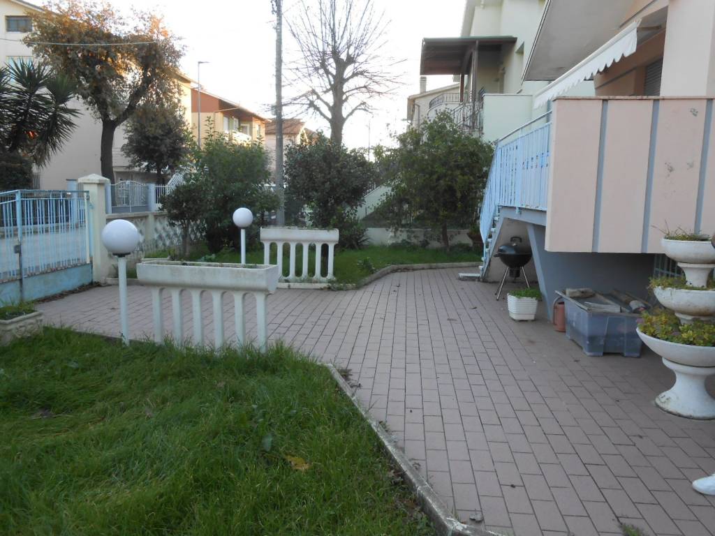 Villa a Mondolfo in Viale Giosuè Carducci, 202 - Foto 5