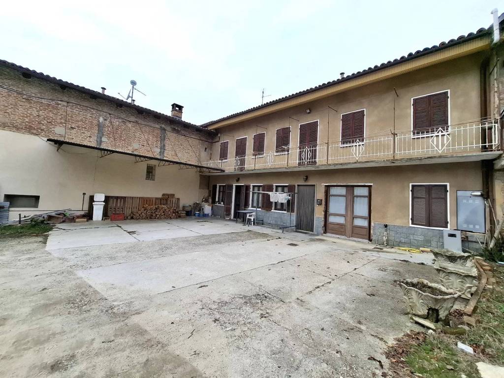 Casa indipendente a Castellinaldo d'alba in Via Vittorio Alfieri - Foto 2