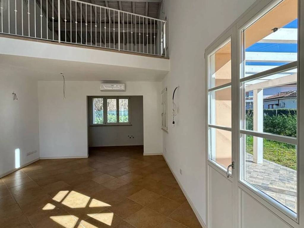 Villa a Pietrasanta in Via I Maggio - Foto 4