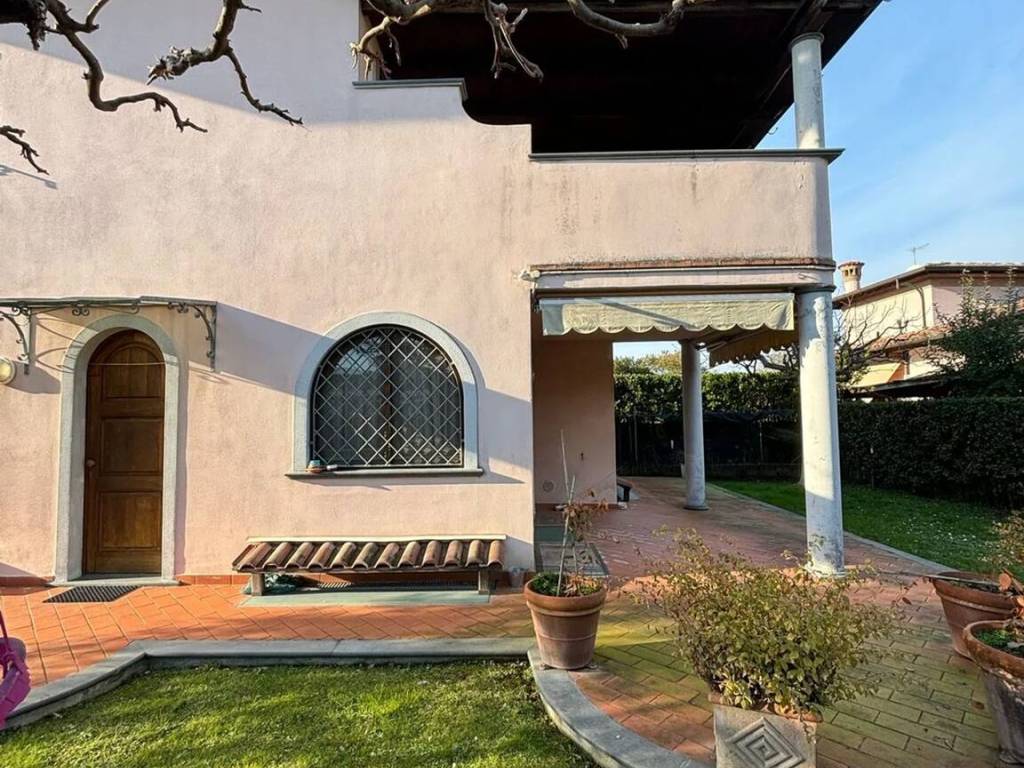 Villa a Pietrasanta in Via Ficalucci - Foto 3