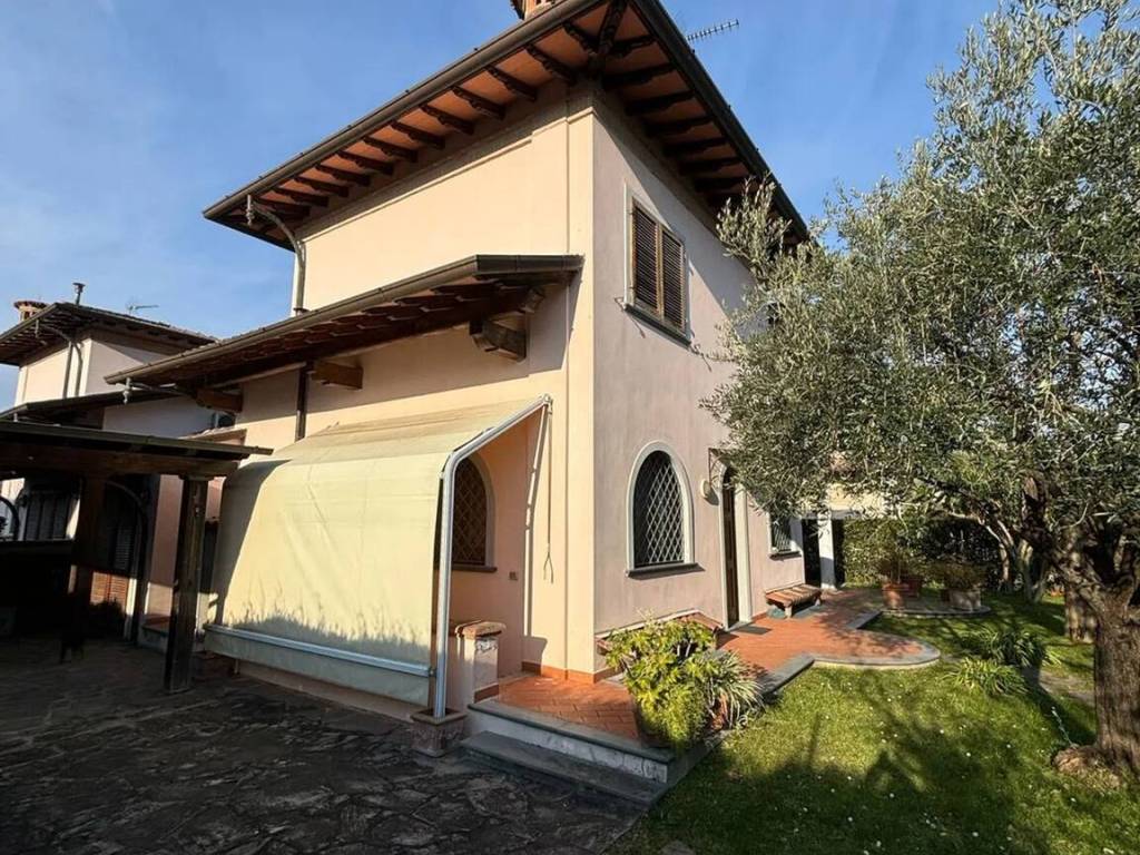 Villa a Pietrasanta in Via Ficalucci - Foto 5