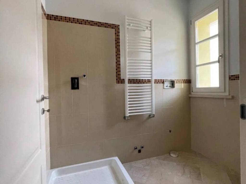 Villa a Pietrasanta in Via I Maggio - Foto 2