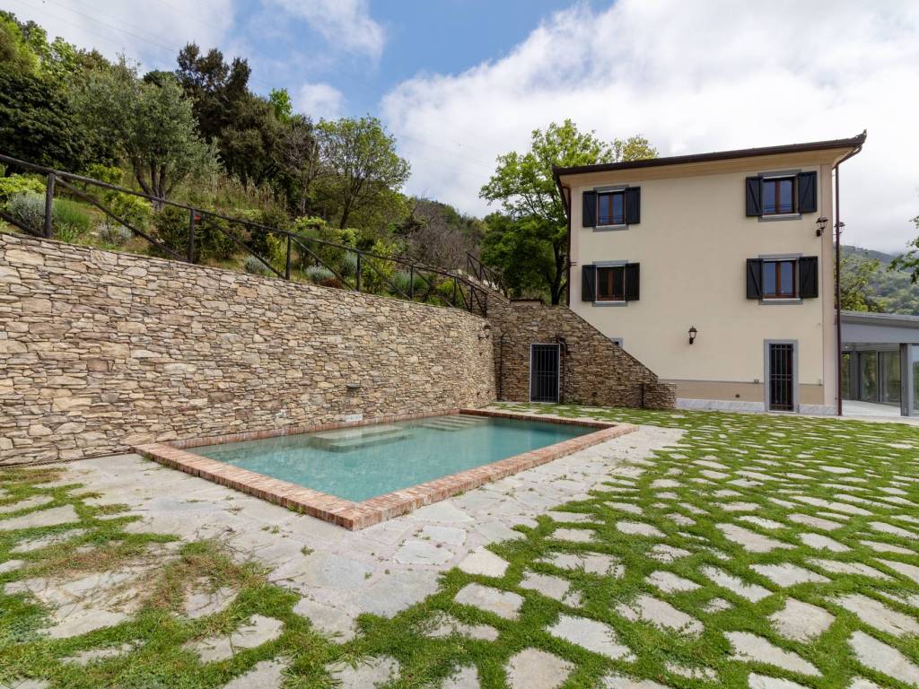 Villa a Seravezza in Via San Biagino - Foto 2