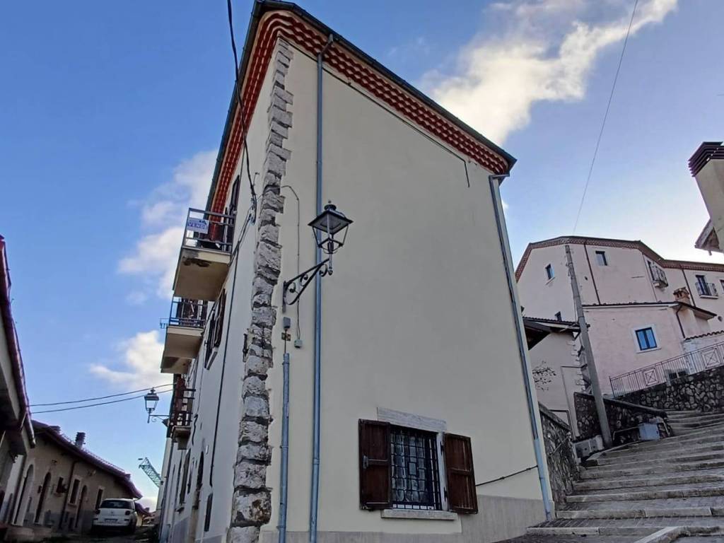 Appartamento a Rocca di cambio in Via Belvedere - Foto 2