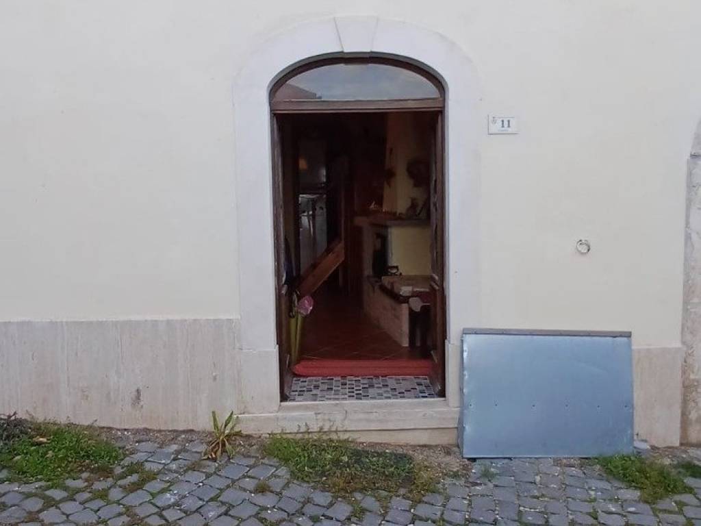Appartamento a Rocca di cambio in Via Belvedere - Foto 4