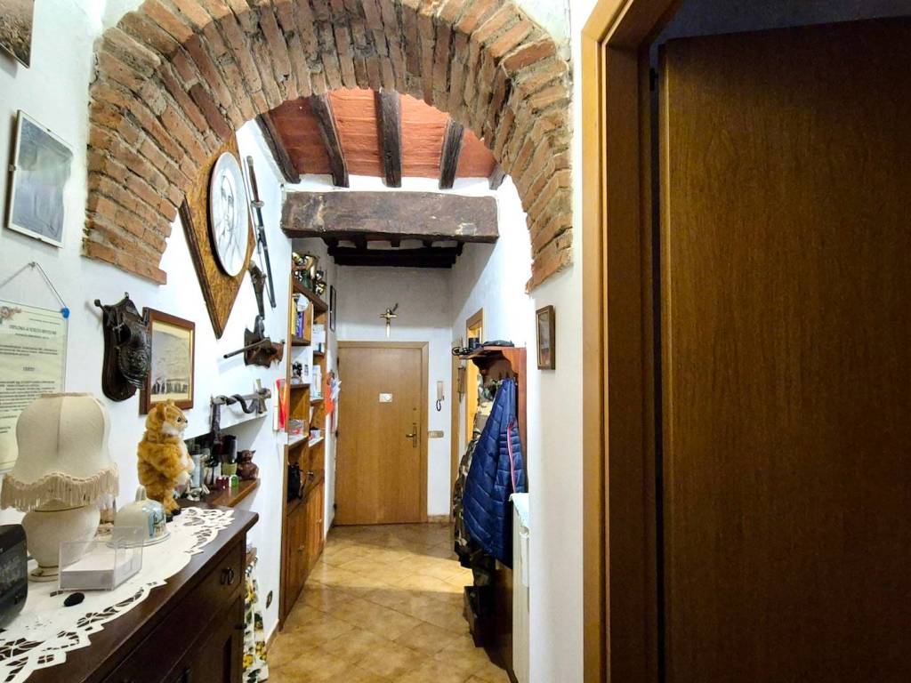 Appartamento a Montevarchi in Via Roma - Foto 4