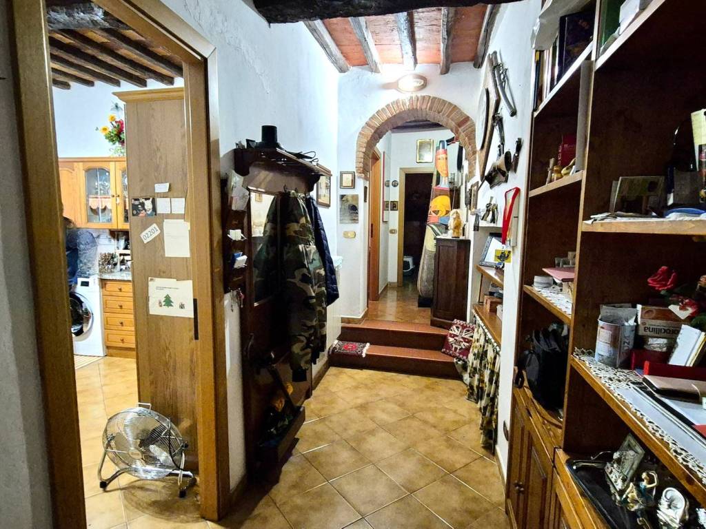 Appartamento a Montevarchi in Via Roma - Foto 5