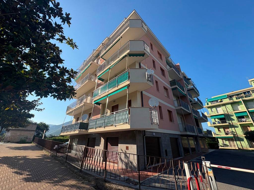 Appartamento a Borghetto santo spirito in Parco di Quartiere Quota 20 - Foto 2