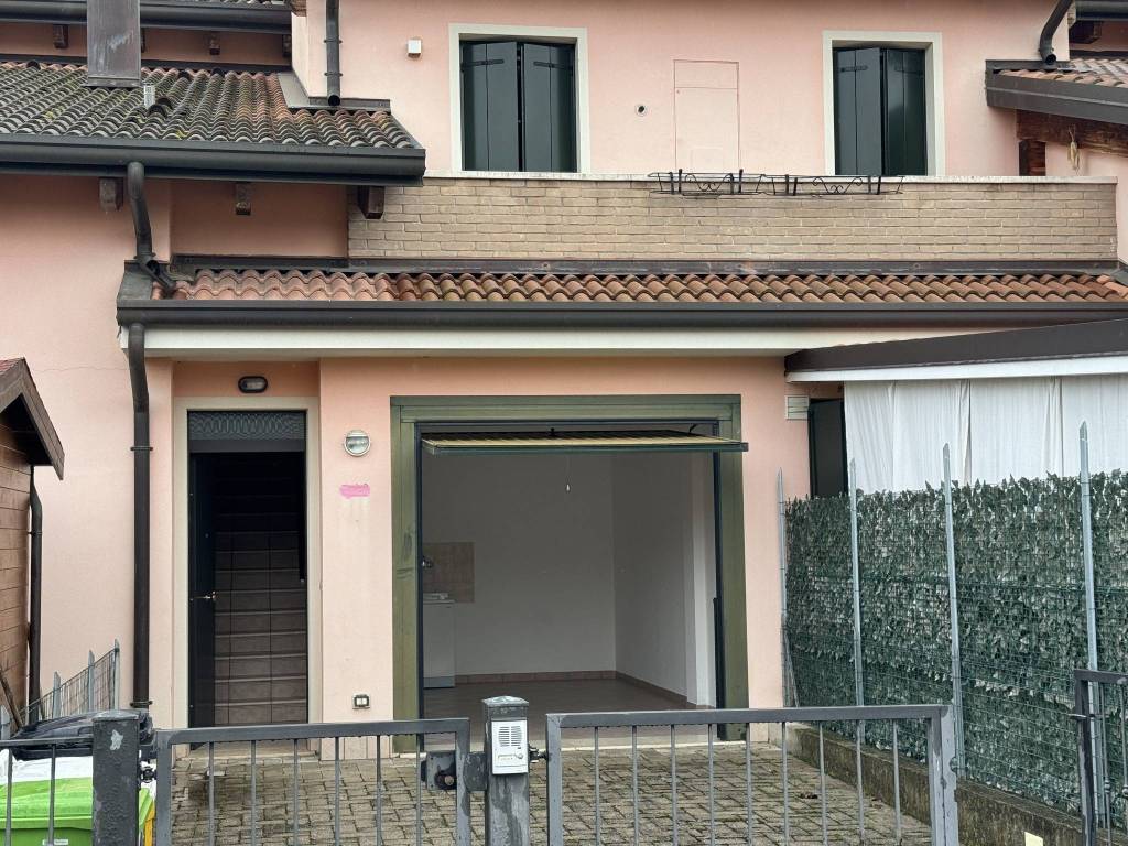 Appartamento a Ficarolo in Via Benedetto Craxi - Foto 2