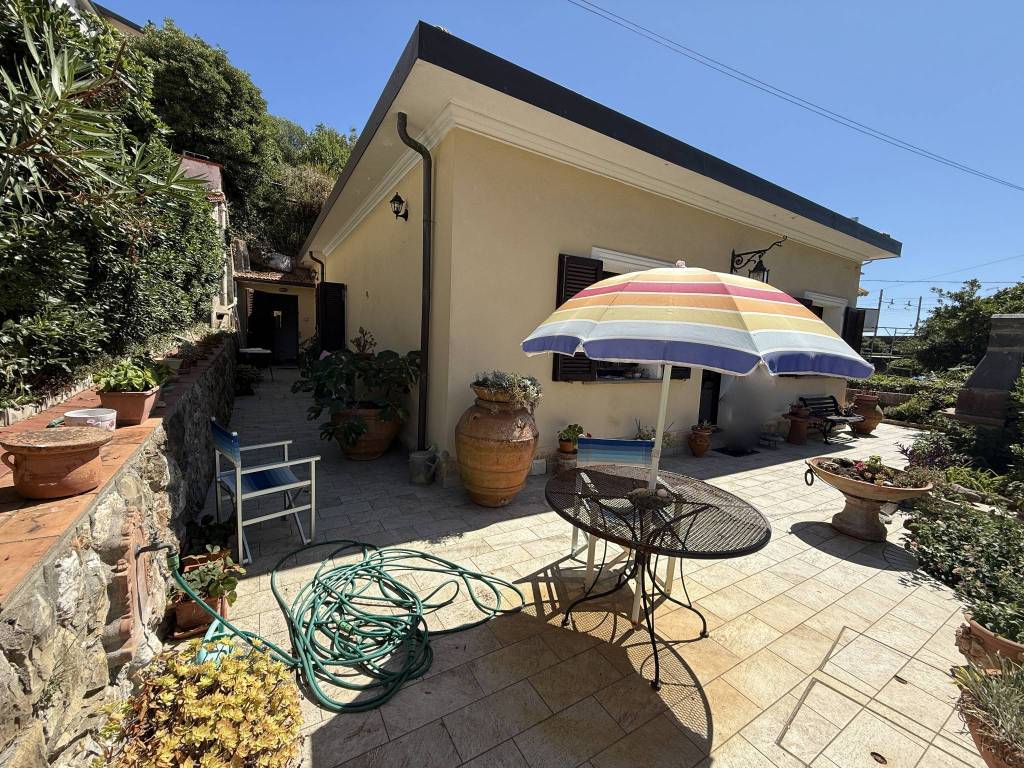 Villa a Rosignano marittimo in Via Aurelia, 738 - Foto 2