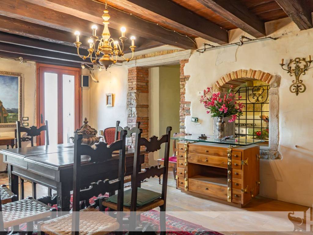Appartamento a Vittorio veneto in Via Martiri della Libertà, 21 - Foto 2