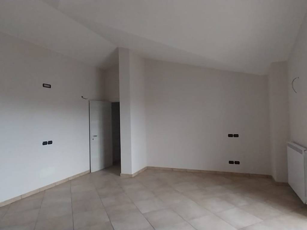 Attico / mansarda a Villa di briano in Via Nino Rota - Foto 4