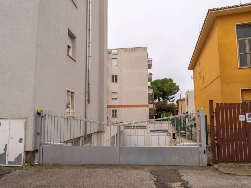 Box / garage a Tarquinia in Via Verento, 7 - Foto 2