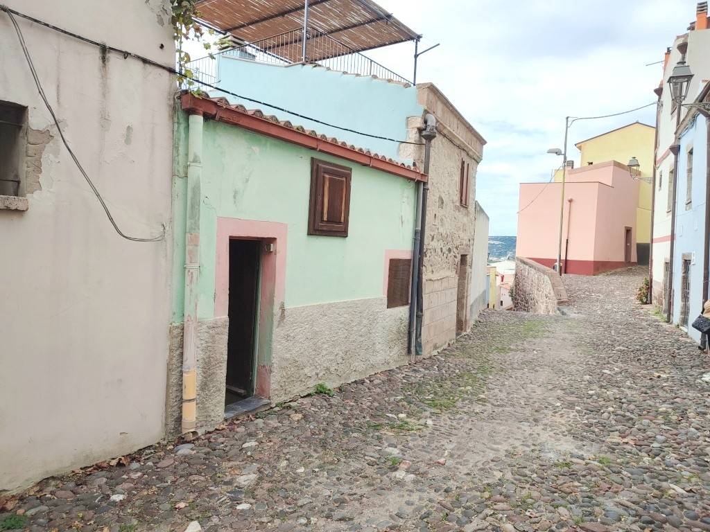 Casa indipendente a Bosa in Via Montenegro, 53 - Foto 3
