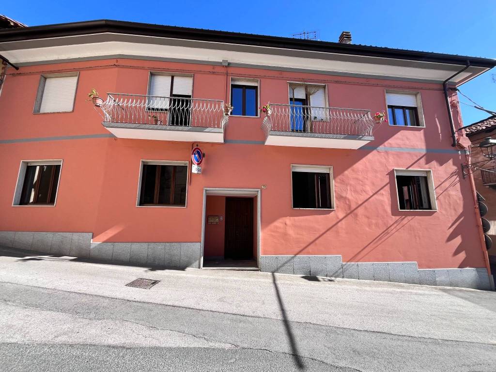 Appartamento a Costigliole saluzzo in Via Re Umberto I, 24 - Foto 2
