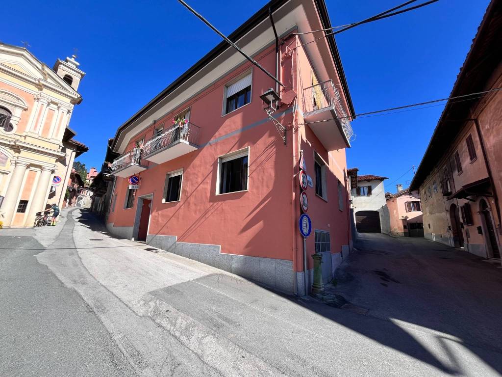 Appartamento a Costigliole saluzzo in Via Re Umberto I, 24 - Foto 3
