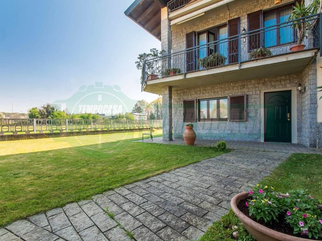 Villa a Tradate in Via Archimede, 5 - Foto 2
