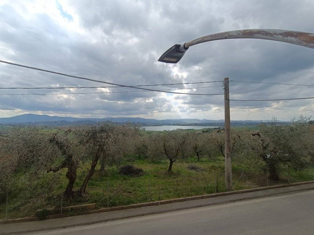 Casa indipendente a Castiglione del lago in Via Bassa - Foto 3