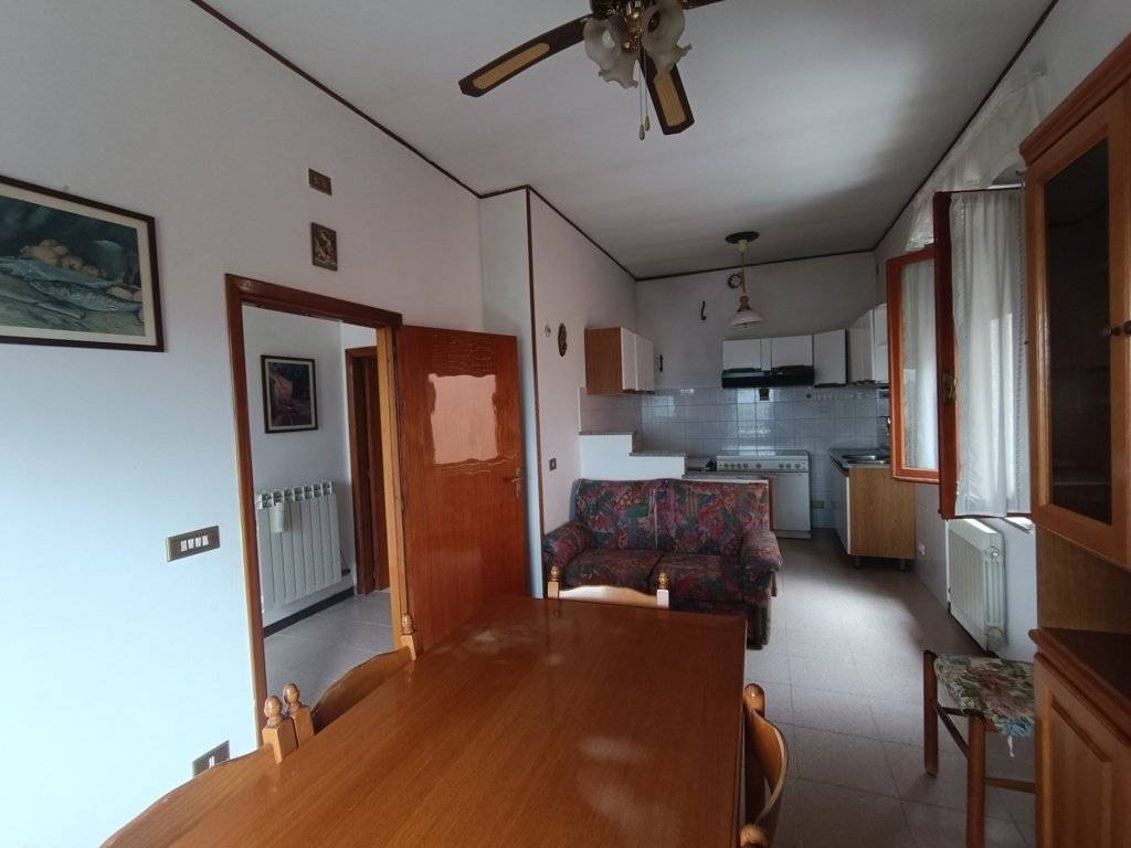 Casa indipendente a Castiglione del lago in Via Bassa - Foto 4