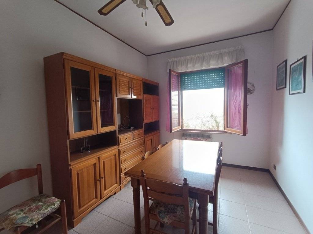 Casa indipendente a Castiglione del lago in Via Bassa - Foto 5