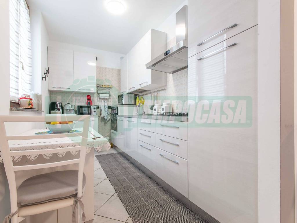 Appartamento a Tradate in Via Campi Lunghi, 11 - Foto 4