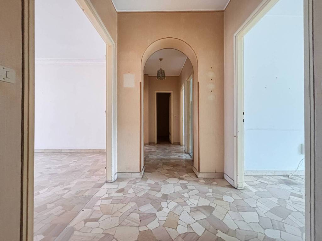 Appartamento a Aosta in Via Innocenzo V Papa, 16 - Foto 2