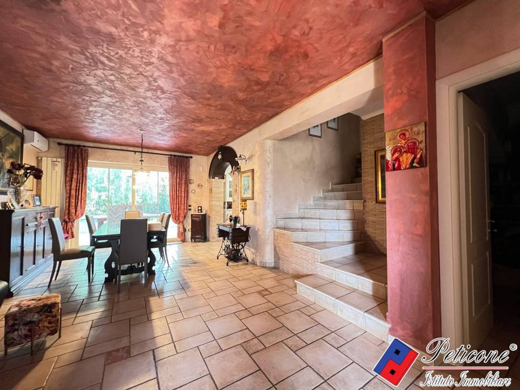 Villa a Fondi in Via Friulia Venezia Giulia - Foto 2