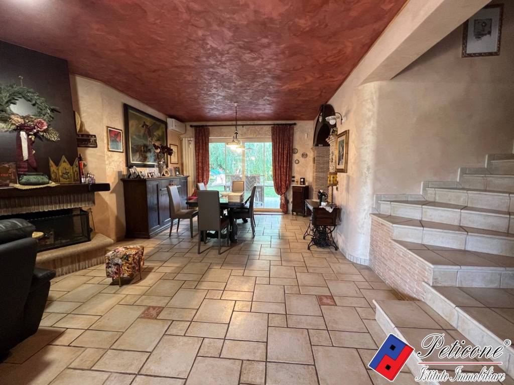 Villa a Fondi in Via Friulia Venezia Giulia - Foto 4